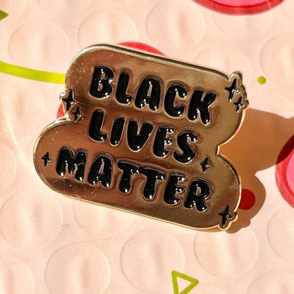 Black Lives Matter Sparkles Gold enamel pin - Picture 4 of 6